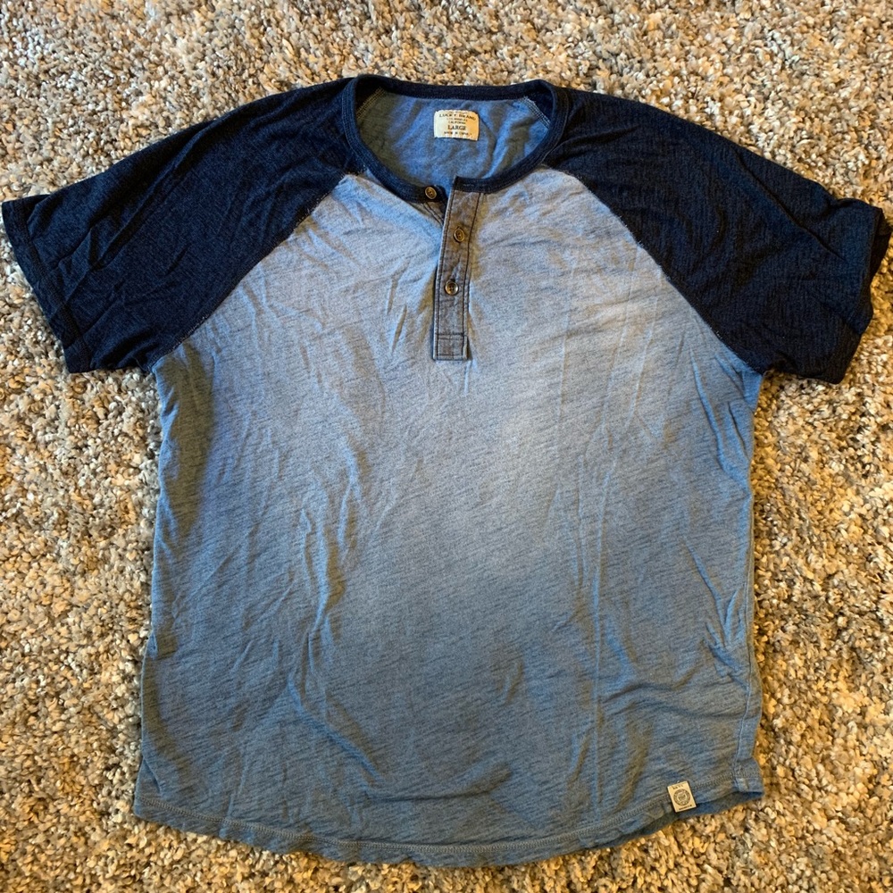 Light Worn Navy Ombré Lucky Brand T-shirt!